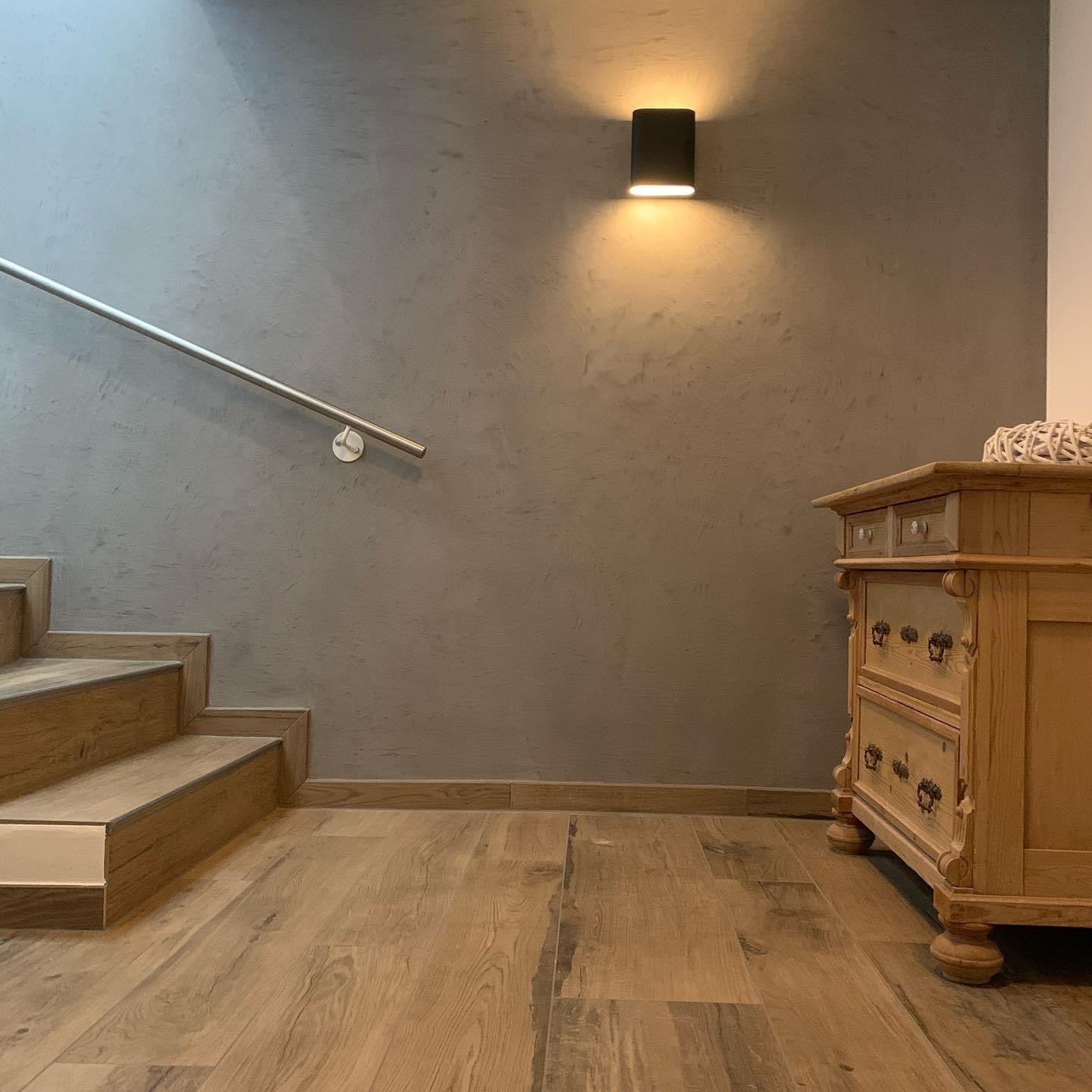 Wohnzimmerwand in Betonoptik